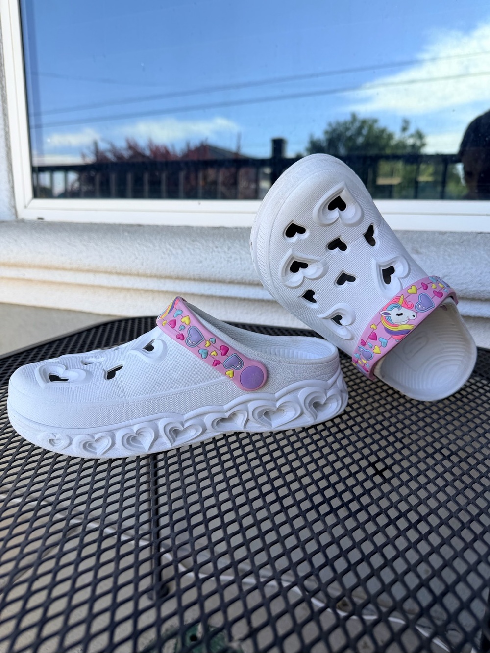 Kids Skechers - White Clog Sandals